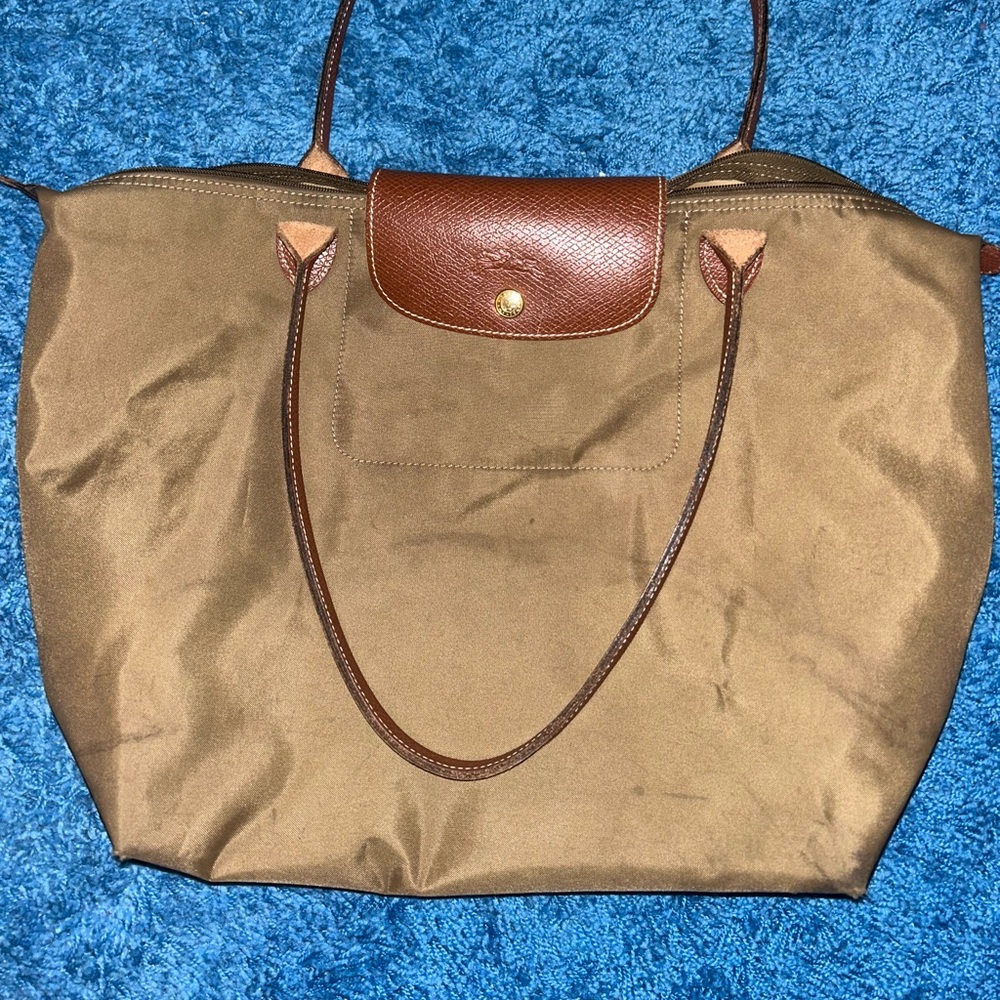 Green Longchamp  Women's Tote Bag
Size : Medium